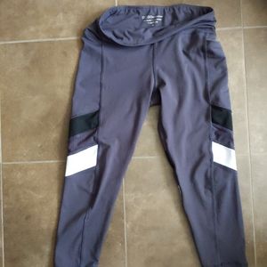 BCBGeneration gray yoga capris stripe trim M